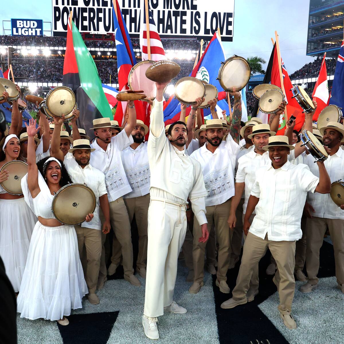 ¿Cuánto dinero se lleva Bad Bunny por actuar en la Super Bowl?