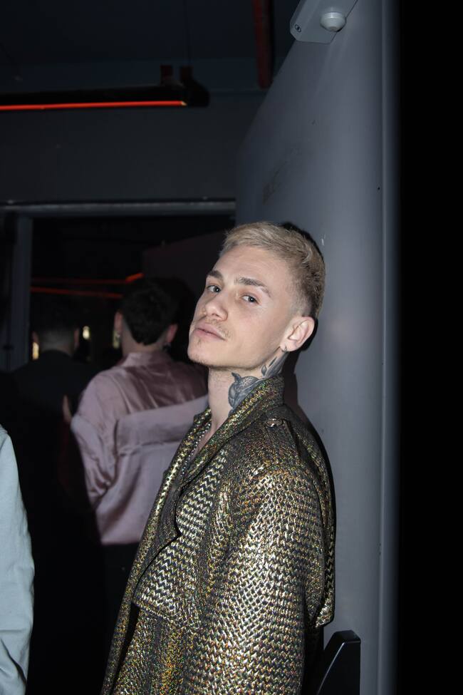 No solo de 2023 vive Operación Triunfo y en esa fiesta se reencontraron con otros compañeros de ediciones anterior como Hugo Cobo que no faltó.