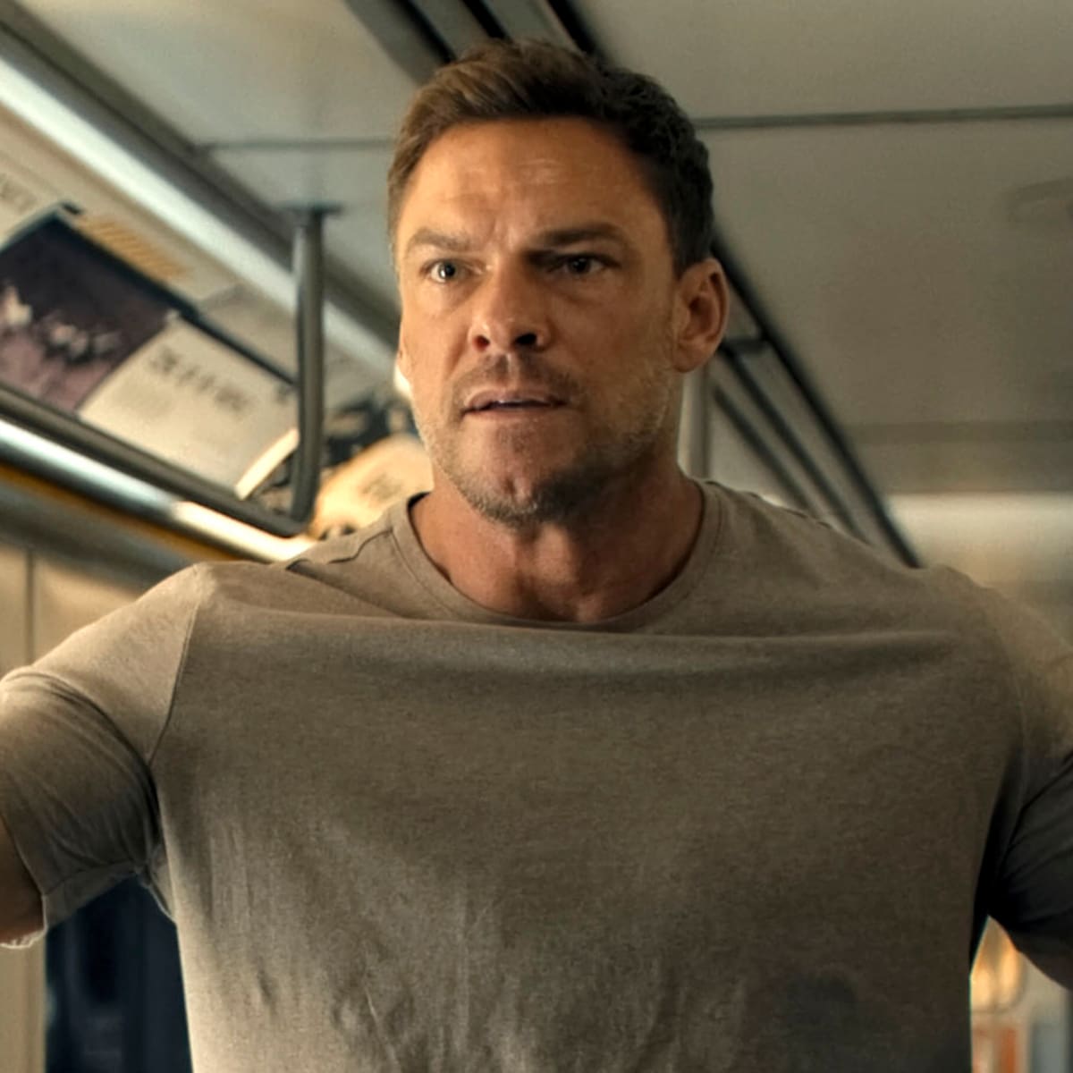 'Reacher' llega a Prime Video con su temporada 4: cuántos capítulos tiene, reparto y sinopsis de la serie