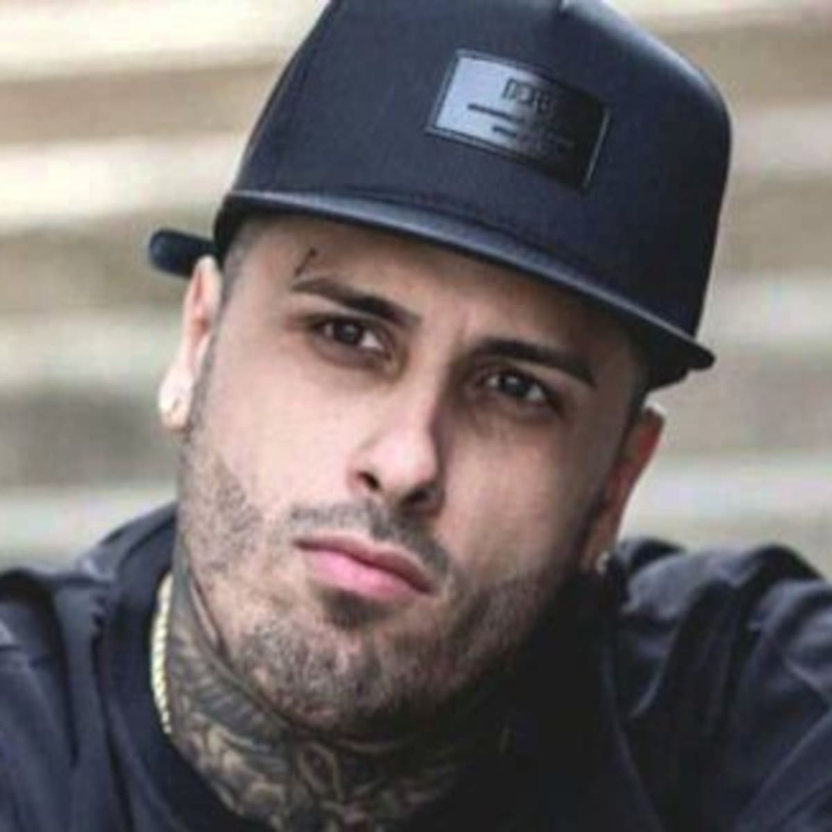 Dani Alves la rompe con un tema de Nicky Jam