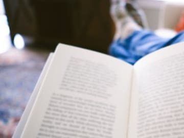 Juan del Val, Carmen Mola o Carme Chaparro nos recomiendan libros para esta Navidad según nuestro carácter