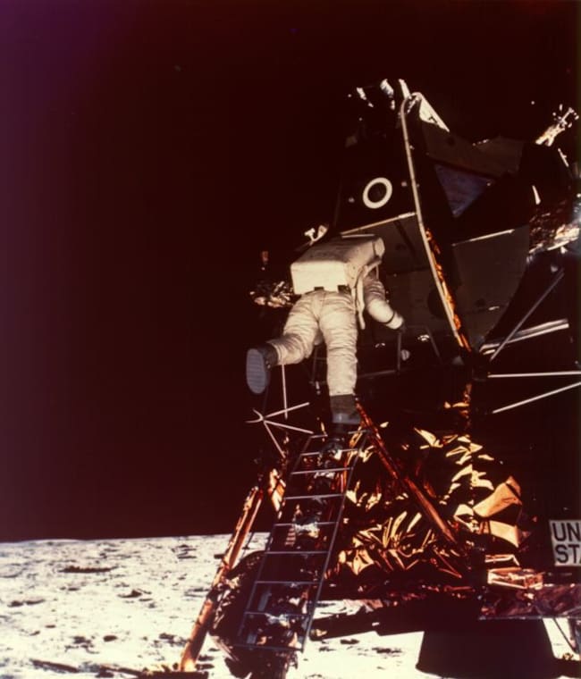 El astronauta Buzz Aldrin fotografiado por Neil Armstrong en el Apolo 11.