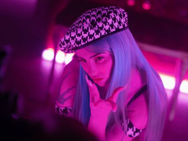 Mala Rodríguez, con el cabello azul, en 'Toto'