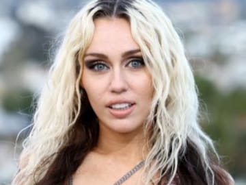 ¿Es Carla Pierce el pseudónimo de Miley Cyrus para publicar discos en secreto?