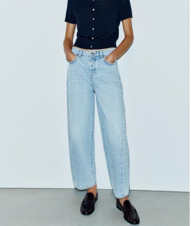 Jeans barrel tiro alto con costuras