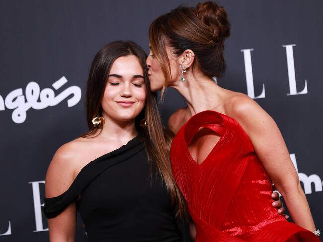 Paula Echevarría acompaña a su hija, Daniella Bustamante, en su primera alfombra roja que ha tenido lugar en los ELLE Style Awards 2025.