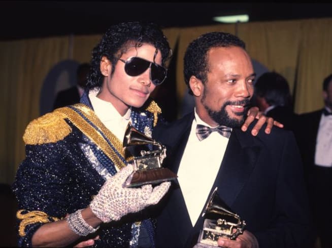 Michael Jackson y Quincy Jones, en la entrega de los Premios Grammy de 1994.
