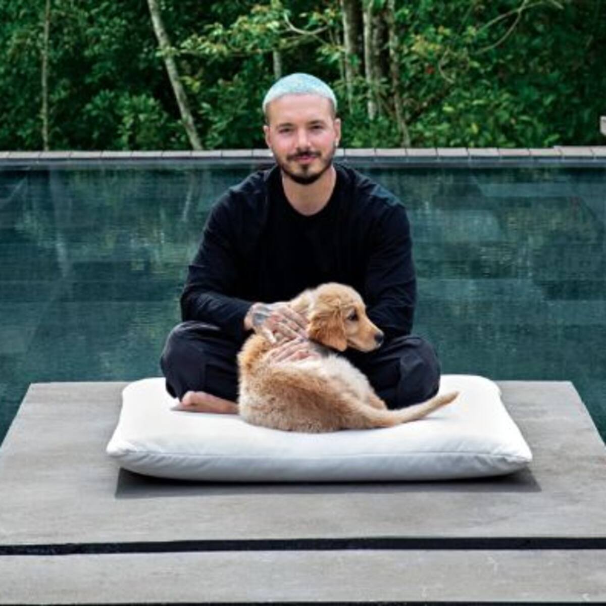 J Balvin presenta su casa a prestigiosa revista de arquitectura