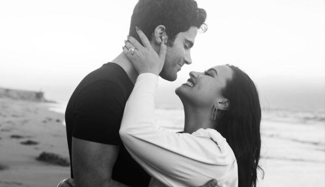 Demi Lovato y Max Ehrich comprometidos