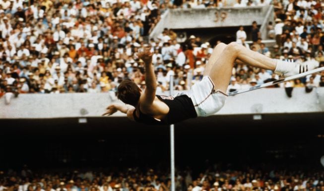 Dick Fosbury en las Olimpiadas de 1968.