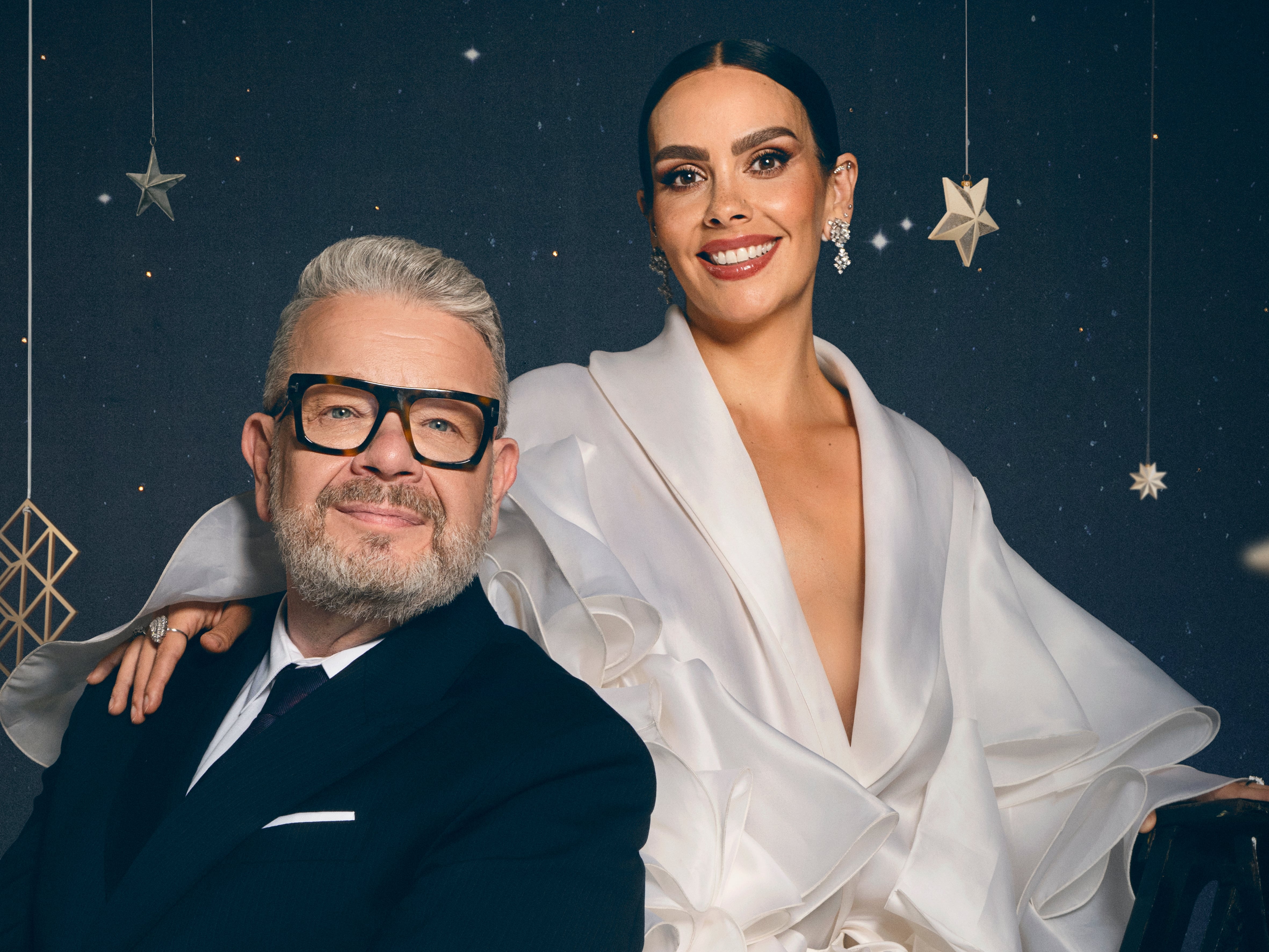 Cristina Pedroche y Alberto Chicote en la foto promocional de las Campanadas.