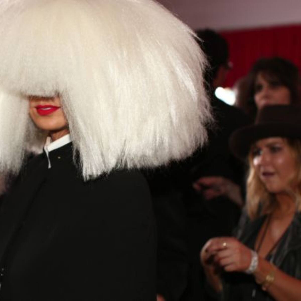 Sia cantó en el "Carpool karaoke"