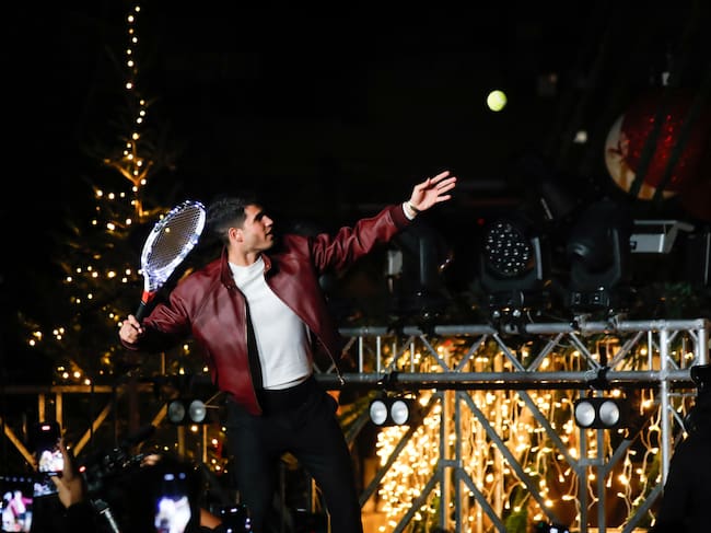 Carlos Alcaraz durante el encendido de el Gran Árbol de Navidad en Murcia en la Plaza Circular el 9 de diciembre de 2023.