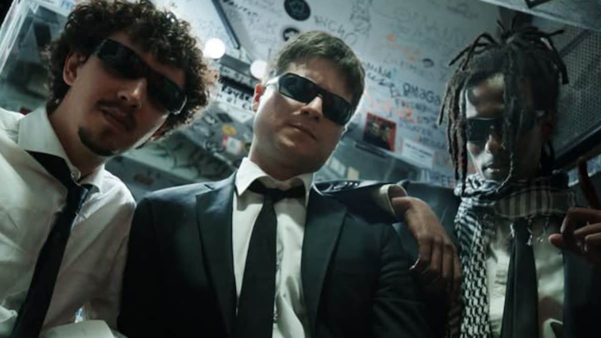 Crítica de 'Estrellas del Rap Nacional': tres chavales diciendo cosas muy serias mientras parecen estar de coña todo el rato