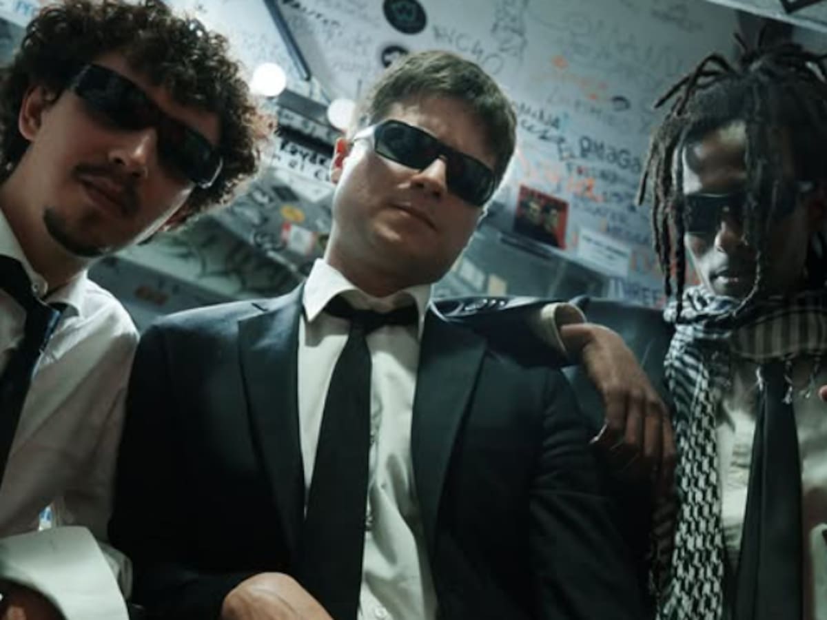 Crítica de 'Estrellas del Rap Nacional': tres chavales diciendo cosas muy serias mientras parecen estar de coña todo el rato