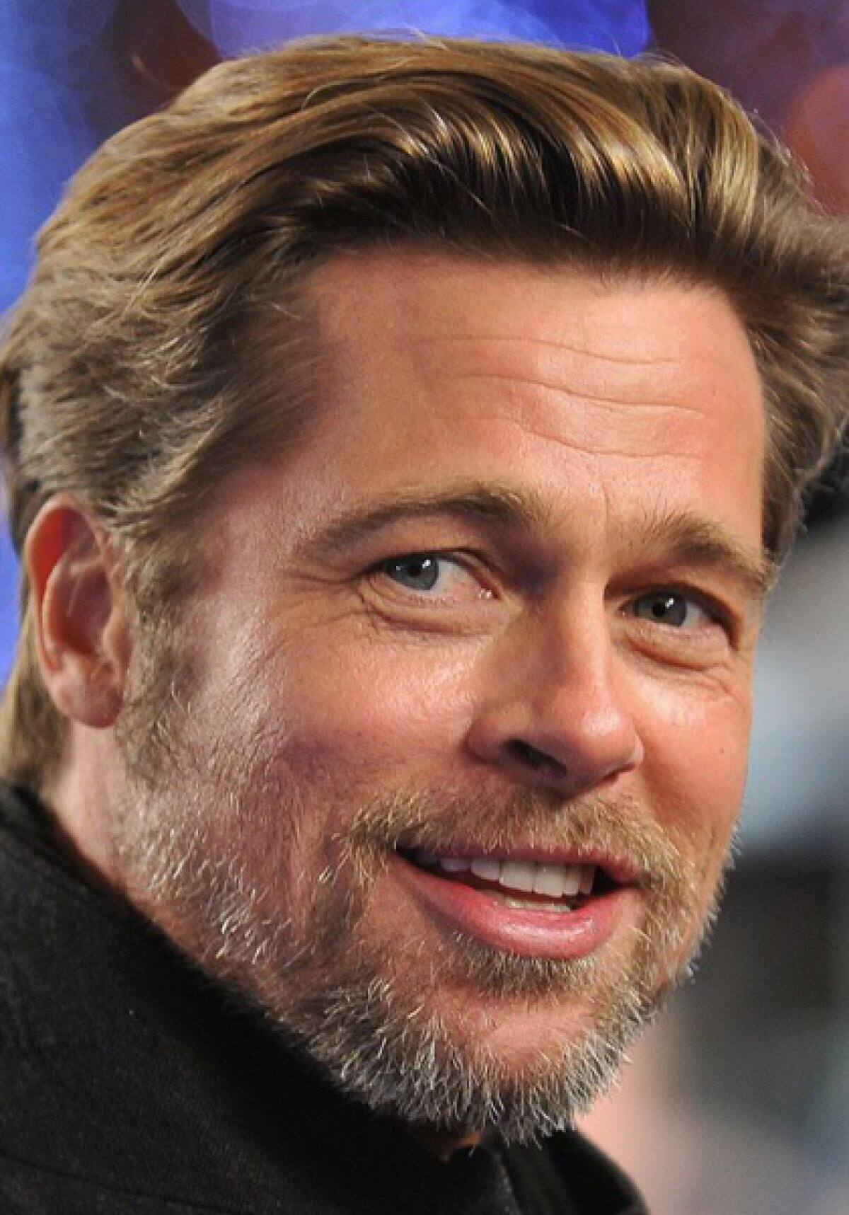 Brad Pitt hizo de todo antes de ser famoso: limpiaba piscinas, repartía productos de un frigorífico y hasta fue la mascota de una marca de comida rápida!