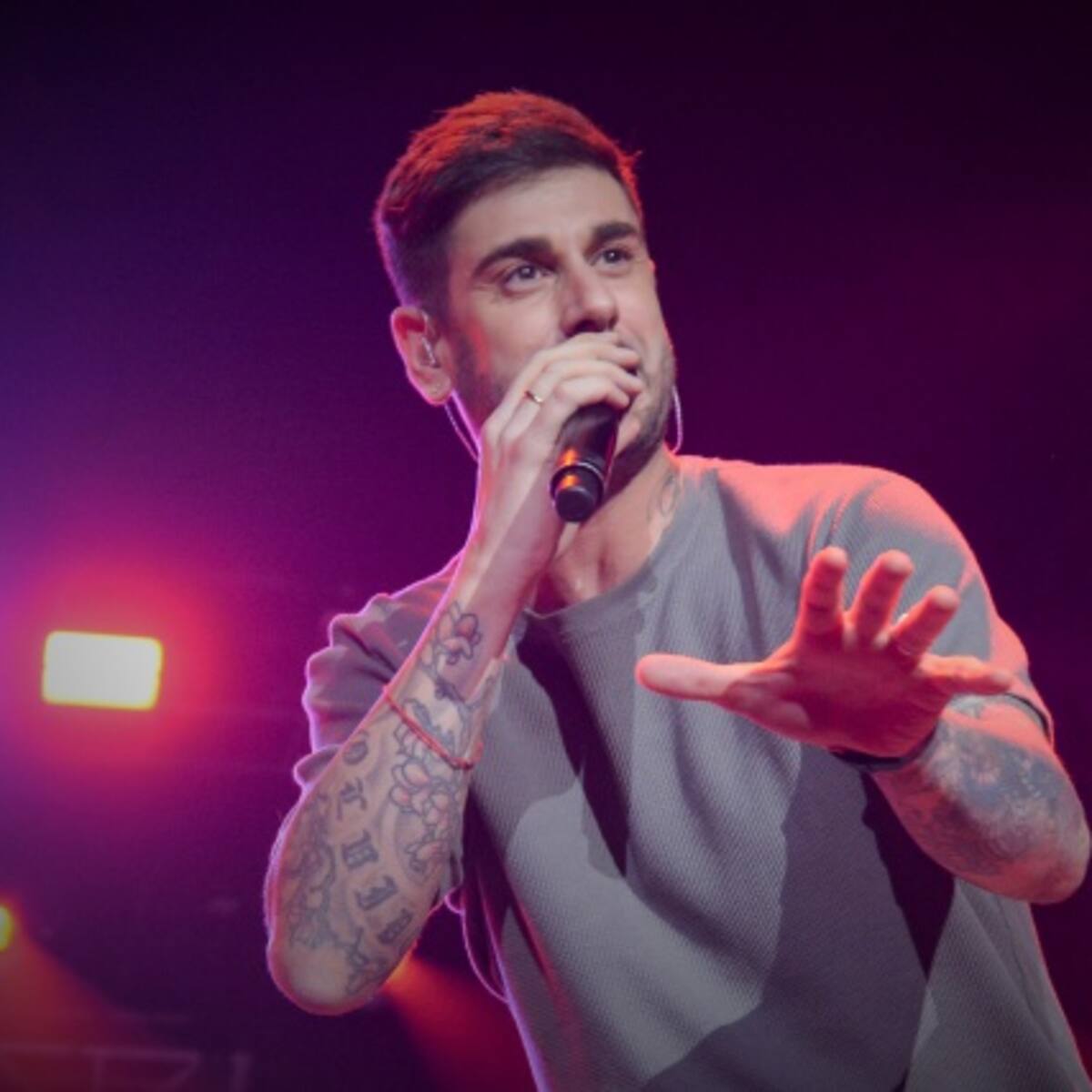 Marco, el hijo de Melendi y Dama, operado de urgencia a los 15 años