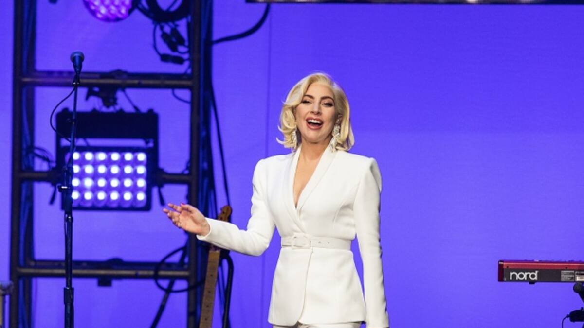 Lady Gaga cancela shows en Europa