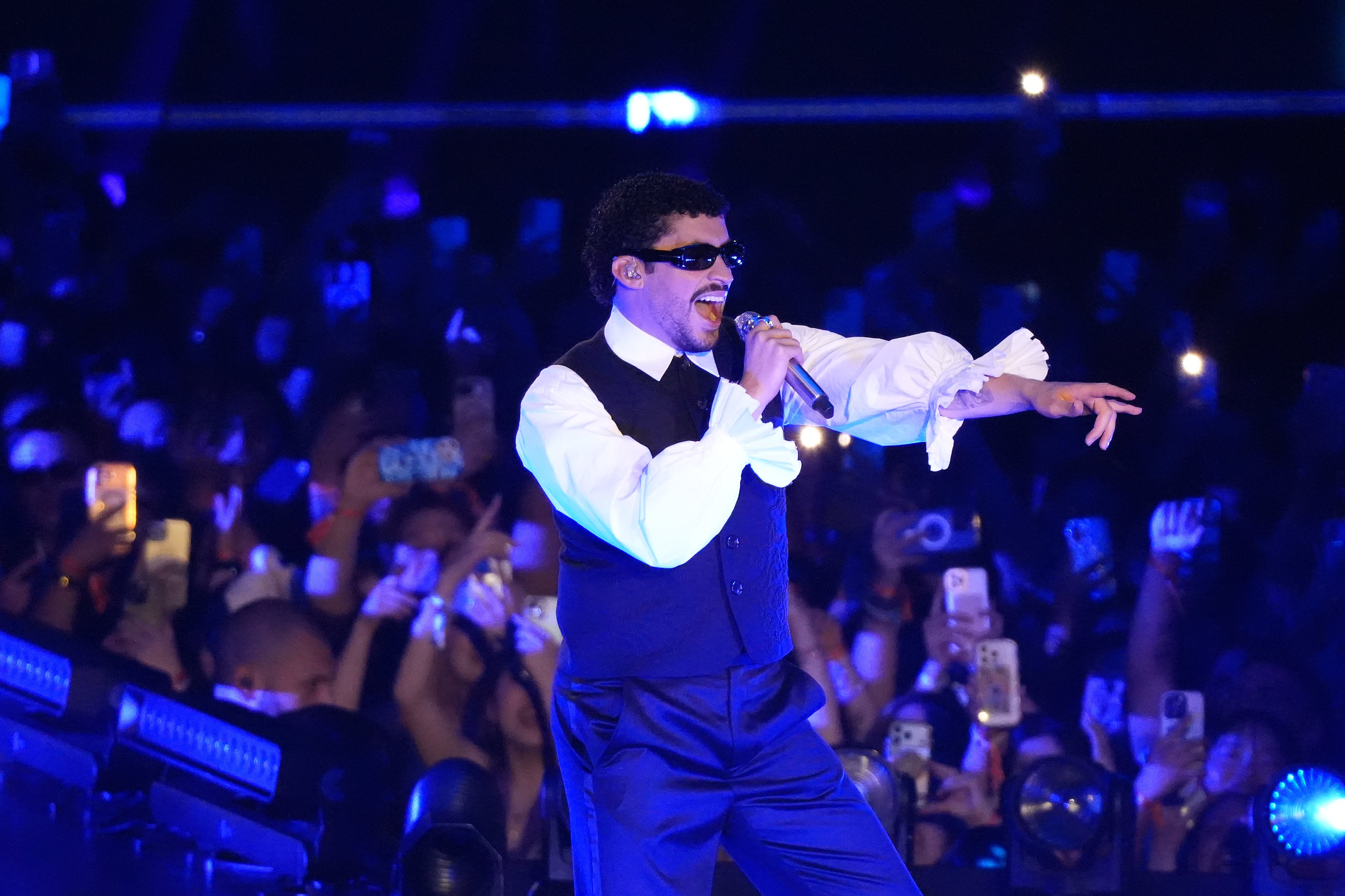 10 ideas de 'outfits' para los conciertos de Bad Bunny en Barcelona