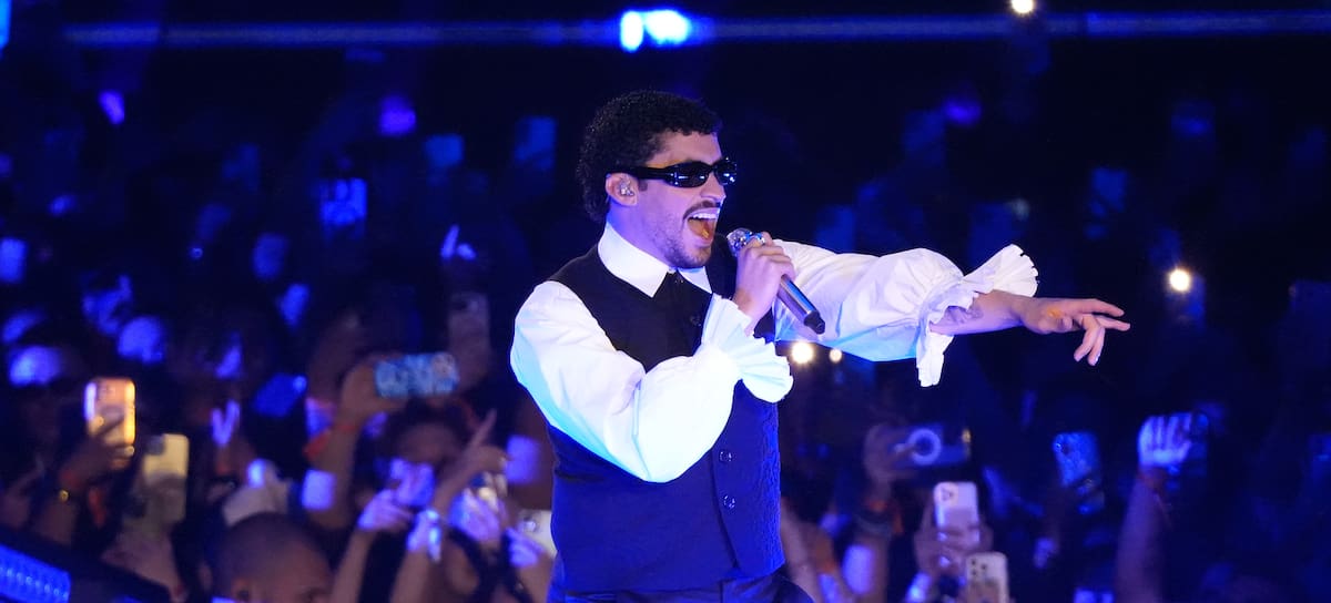 Bad Bunny en un concierto en Tokio
