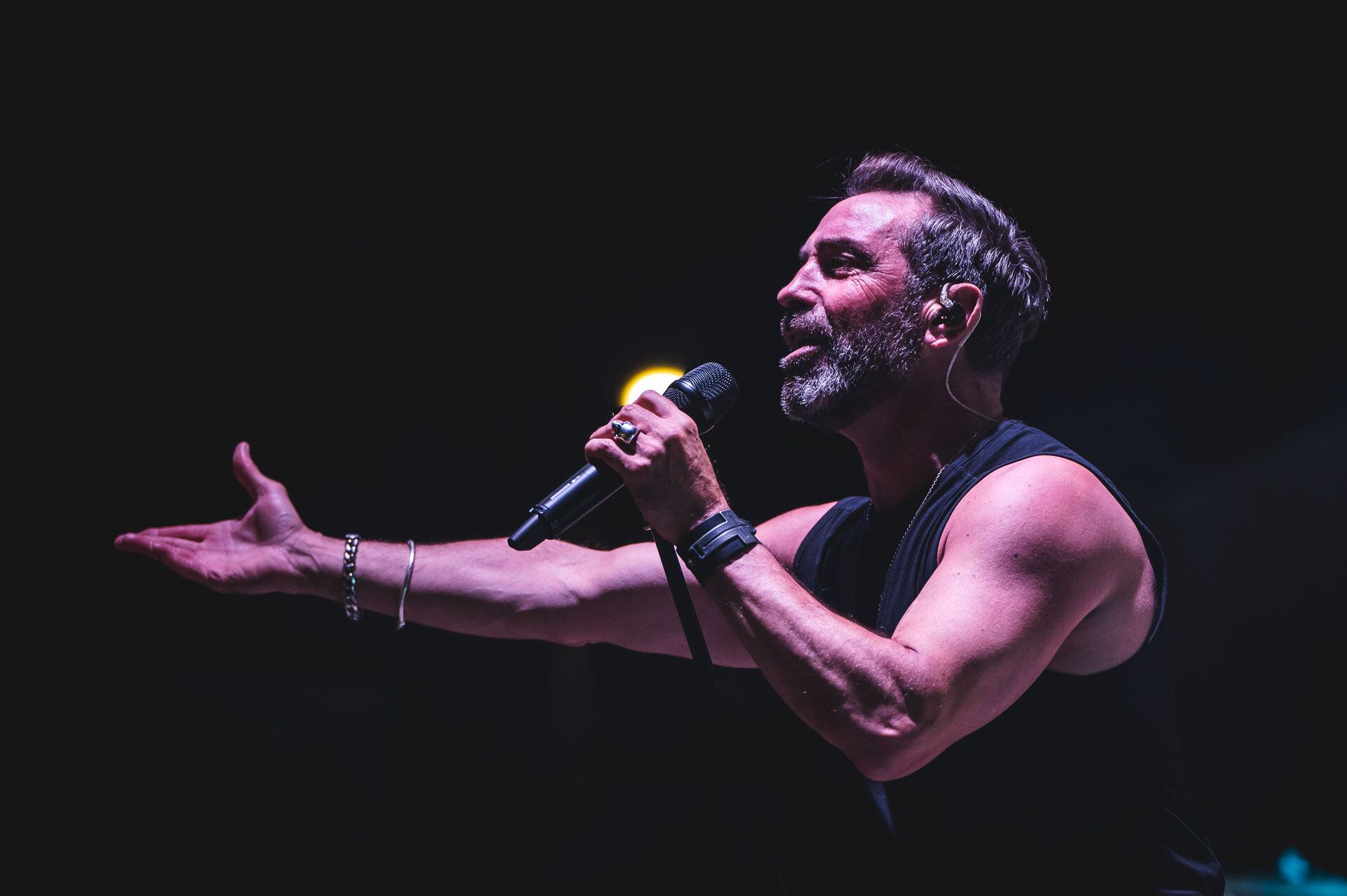 Jordi de OBK en pleno Concierto LOS40 Classic Pandorga 2024