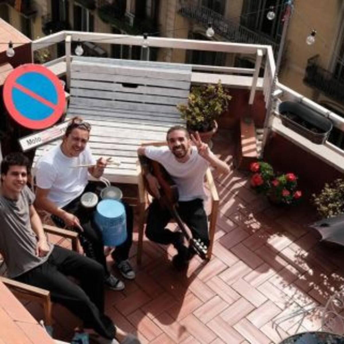 Conocé a "Stay Homas", los chicos que cantan sobre la importancia de quedarse en casa