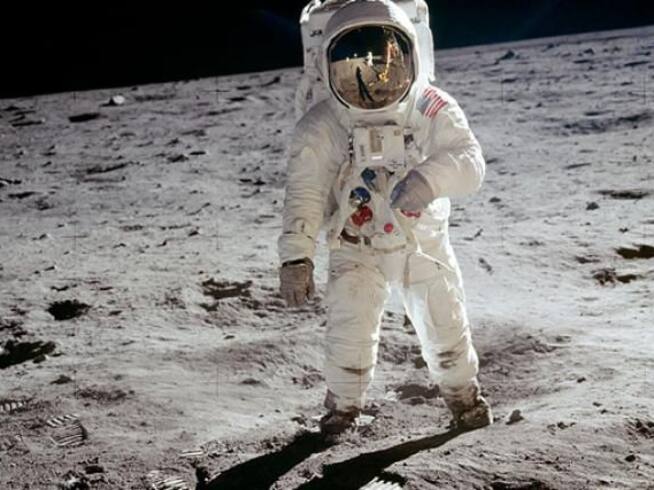 Astronauta (o modelo): Buzz Aldrin, piloto de la misión Apolo XI. Fotógrafo y astronauta: Neil Armstrong, tripulante de la misión Apolo XI. Año: 1969
