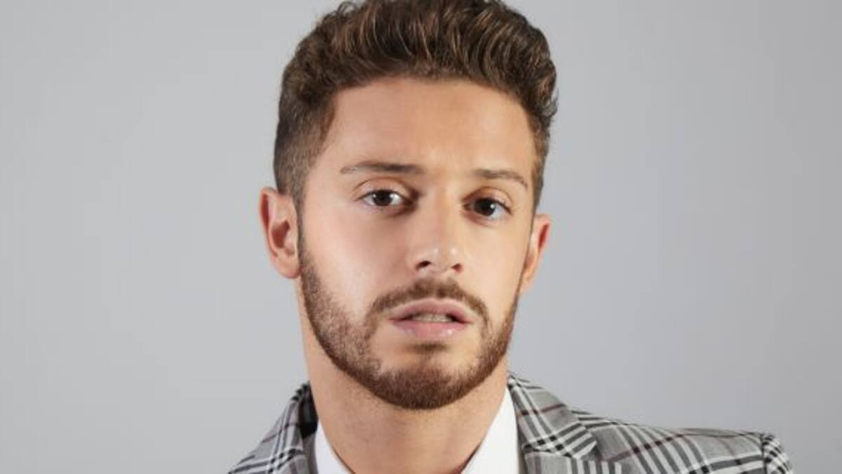 Ruggero lanzó su primer álbum de estudio
