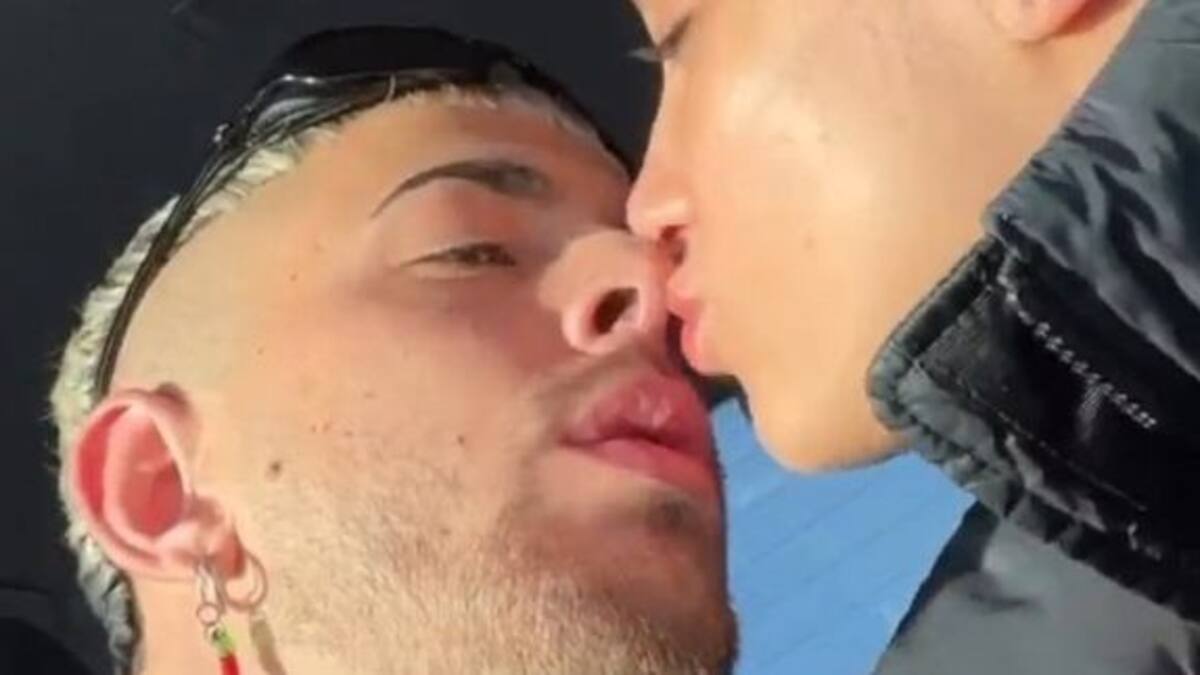 María Becerra confirmó su romance con JREI con un tierno beso