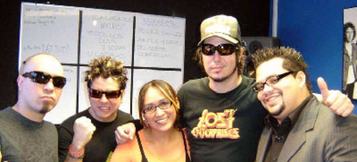 Vicky y Tavo con Los Rabanes