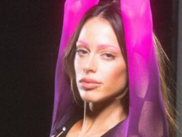 Tini vuelve a ‘La Resistencia’ y tiñe las cejas de rosa a David Broncano: “Tiene su punto”