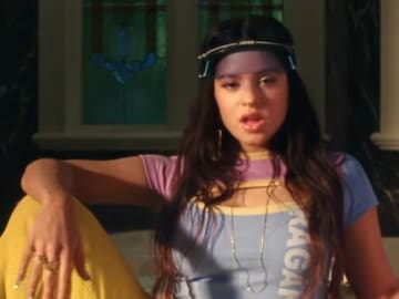 ¿Es Rosalía anarcocapitalista? El detalle en ‘Yo x Ti, Tu x Mi’ que pasamos por alto