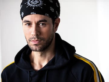 Enrique Iglesias y Yotuel nos meten de lleno en Carnaval con el vídeo de ‘Fría’