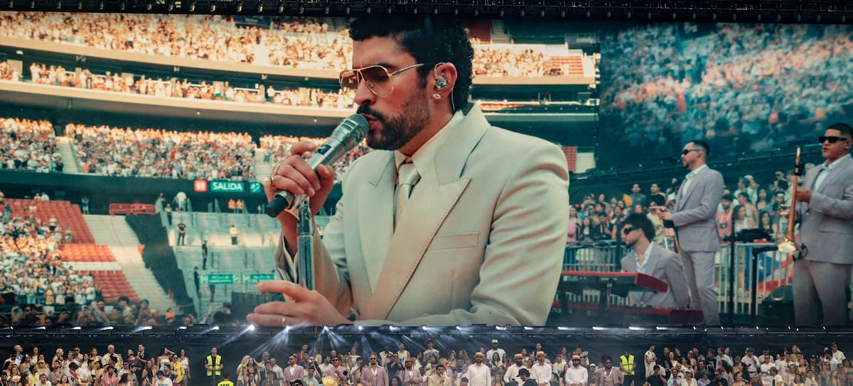 Bad Bunny actúa en el Estadio Metropolitano de Madrid.