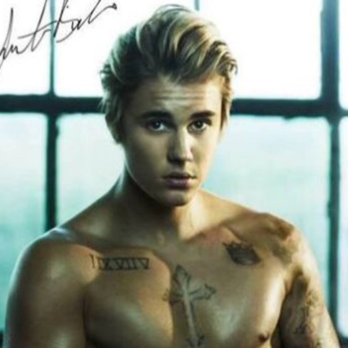 Justin Bieber muestra su físico en la tapa de Cosmopolitan