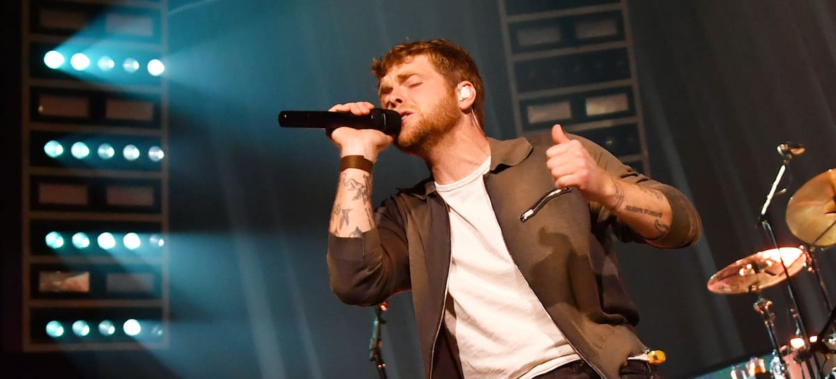Alex Warren, en su concierto en Londres de su 'Finding Family On The Road World Tour 2026'.