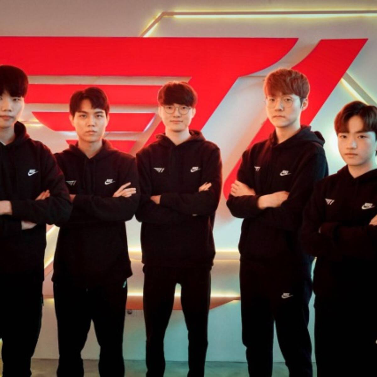 T1 presenta su tema oficial