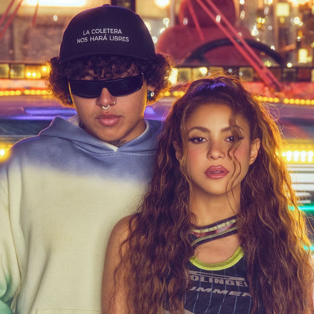 Shakira y Beéle rinden homenaje a su barranquilla natal, entre lobos y gorilas, en el videoclip de ‘Algo Tú’