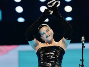 Rosalía y su Motomami reciben el premio a Mejor álbum en la Categoría España en LOS40 Music Awards