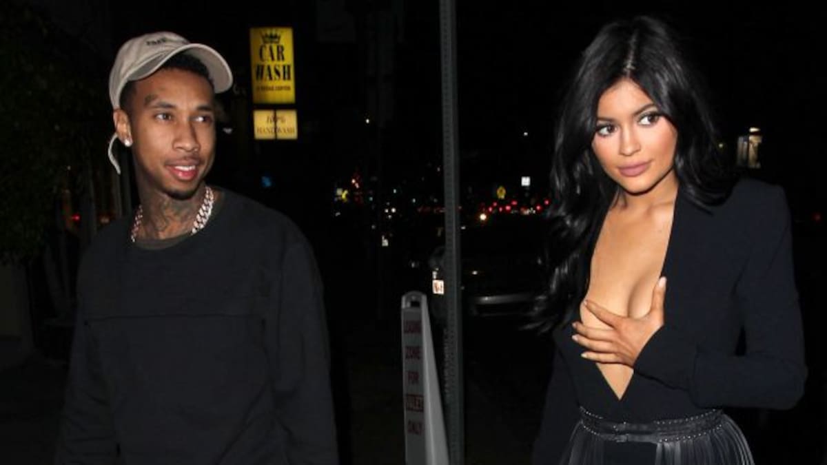 Emiten orden de arresto contra el novio de Kylie Jenner