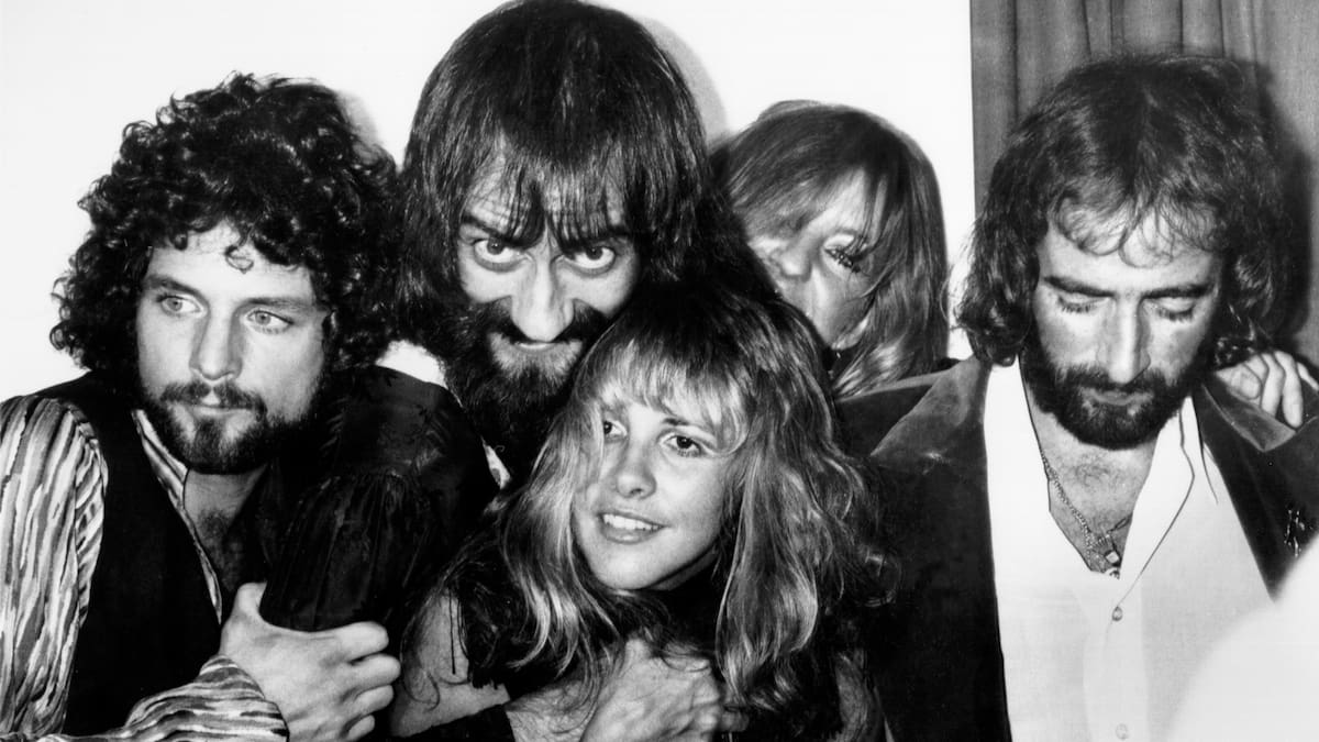Fleetwood Mac: Sobre una cama de terciopelo negro, Stevie Nicks derramó todo el dolor de su corazón en ‘Dreams’