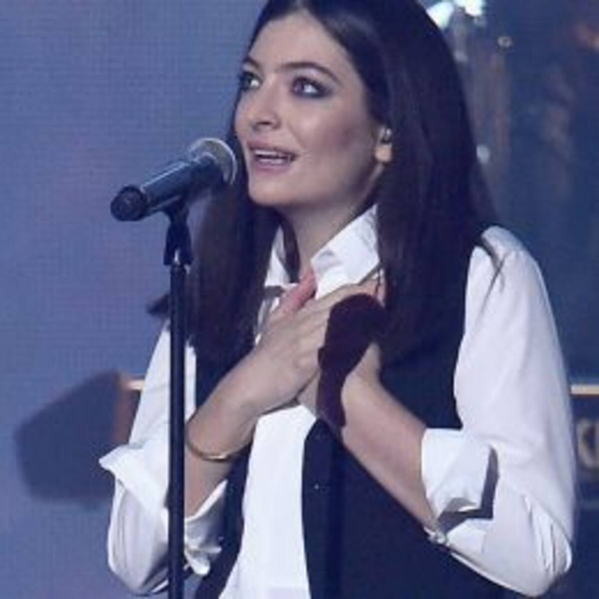 El homenaje de Lorde a David Bowie en los Brit Awards