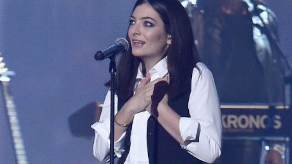 El homenaje de Lorde a David Bowie en los Brit Awards