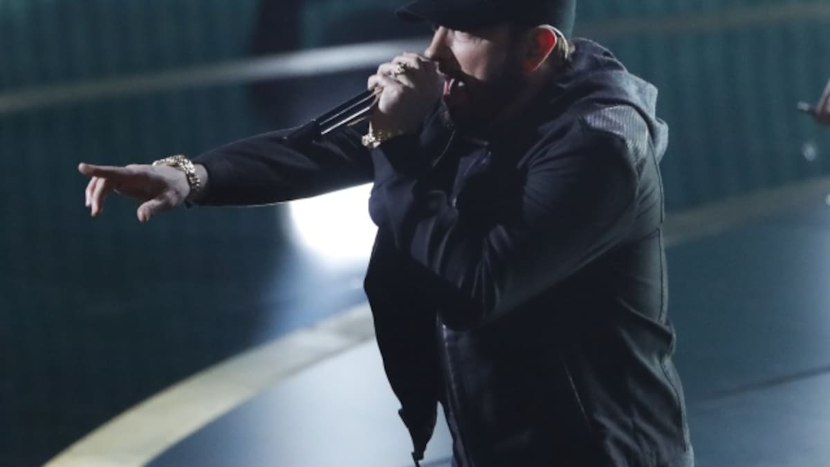 ¿Por qué Eminem apareció cantando en los premios Oscar?