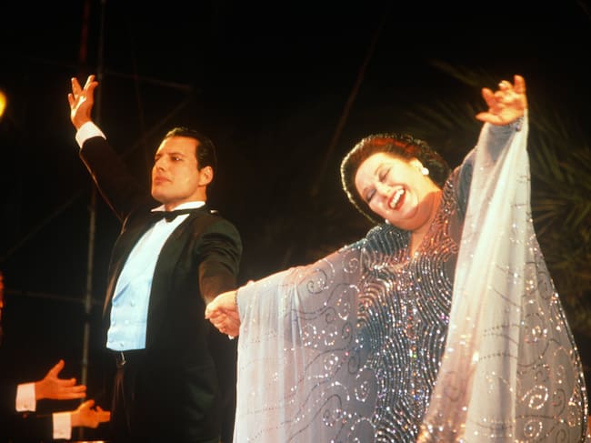 Freddie Mercury y Monserrat Caballe cantando Barcelona en el KU club de Ibiza en 1987