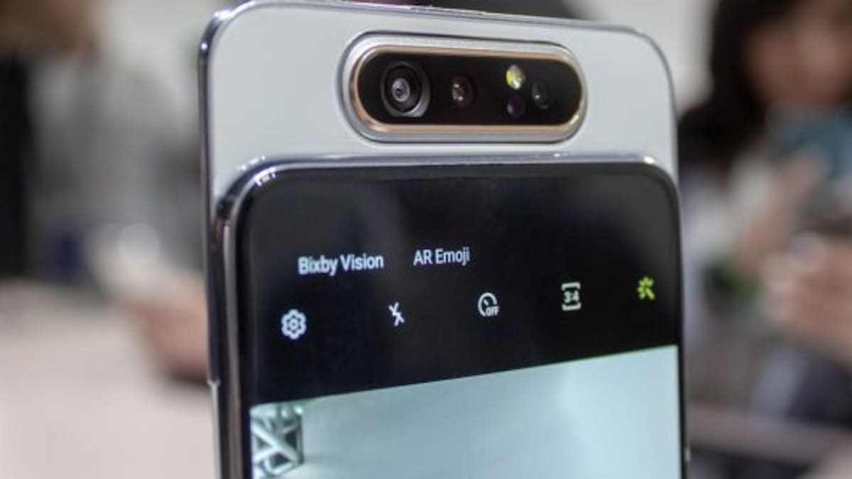 Conocé al único celular con cámara giratoria