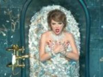 Taylor Swift se baña en 178 millones de pesos