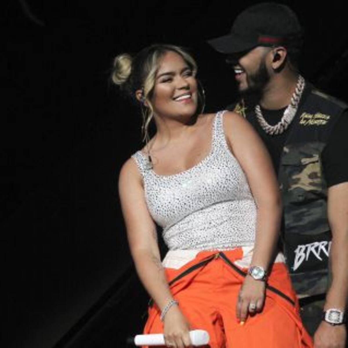 En medio de un show, Anuel AA le pidió a Karol G que vuelva con él