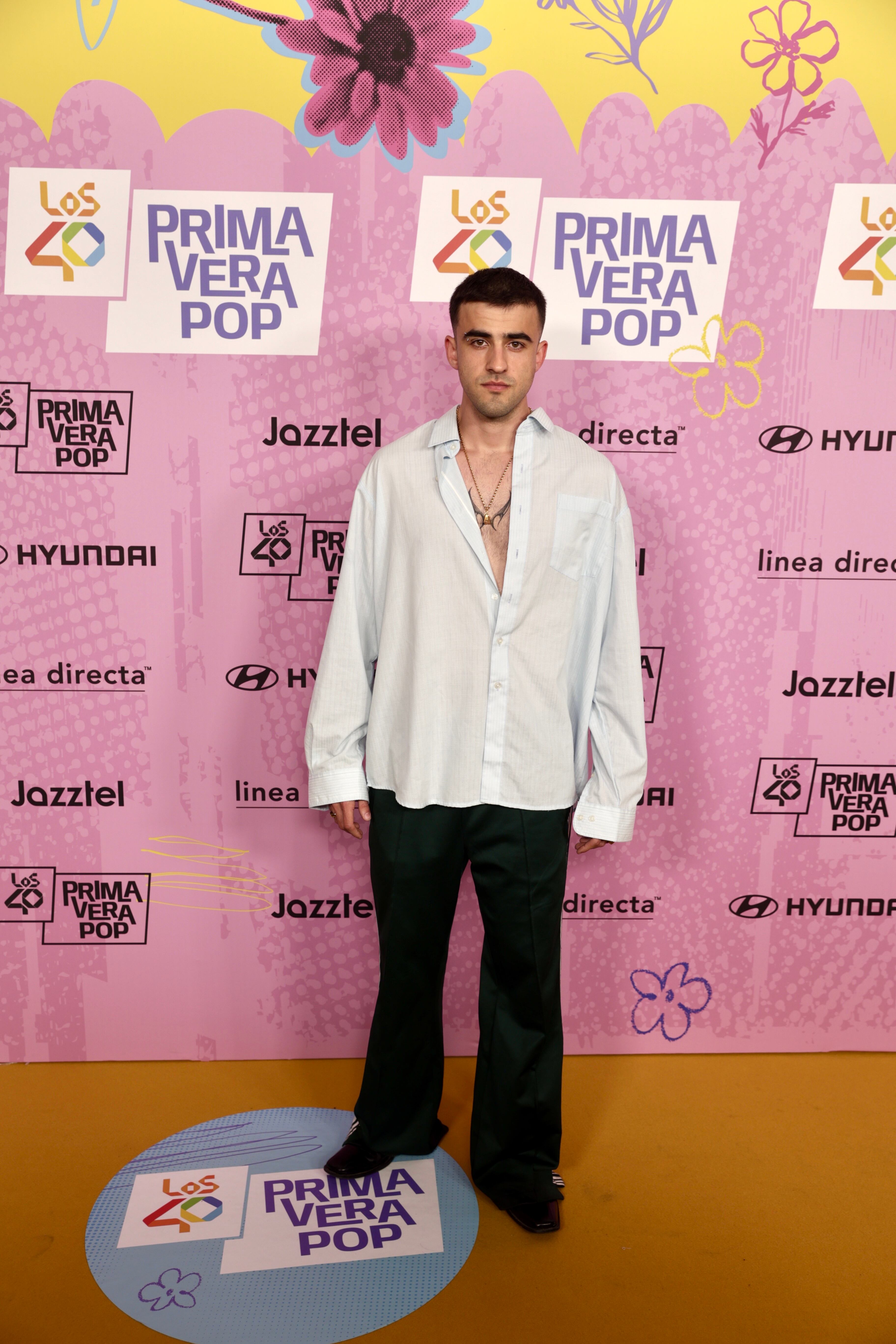 Dice que se le ha criticado bastante por exhibir su cuerpo, pero a nosotros nos encanta, aunque hoy tampoco lo ha hecho mucho.