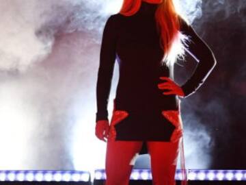 Britney Spears habla del poder que tiene el color de una camiseta y celebra sus abdominales definidos